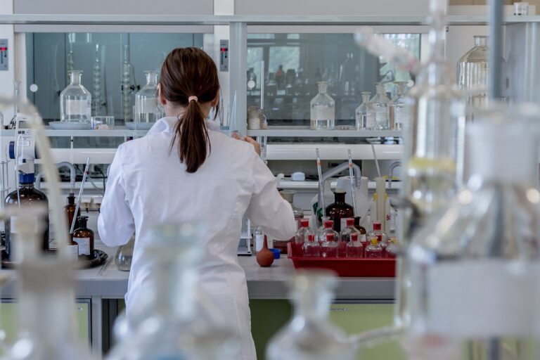 laboratory g15cb68c8e 1280